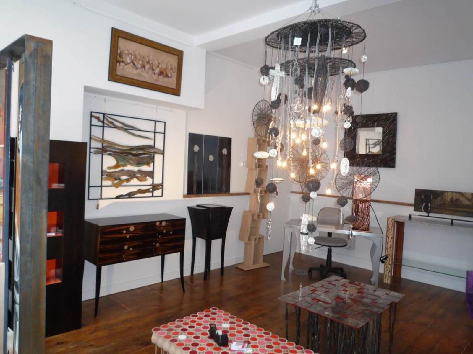 La P’Art Belle, Dinard bas-relief Eau au-dessus de commode (Copy)